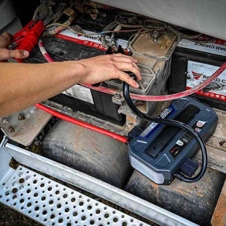 boost jump box TigerBoost 12V 10000A Heavy Duty Battery Jump Starter